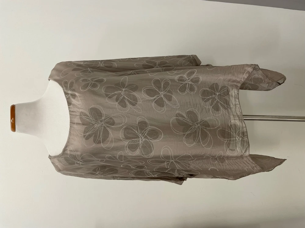 Flowy Floral Top 1 Flowy Floral Top