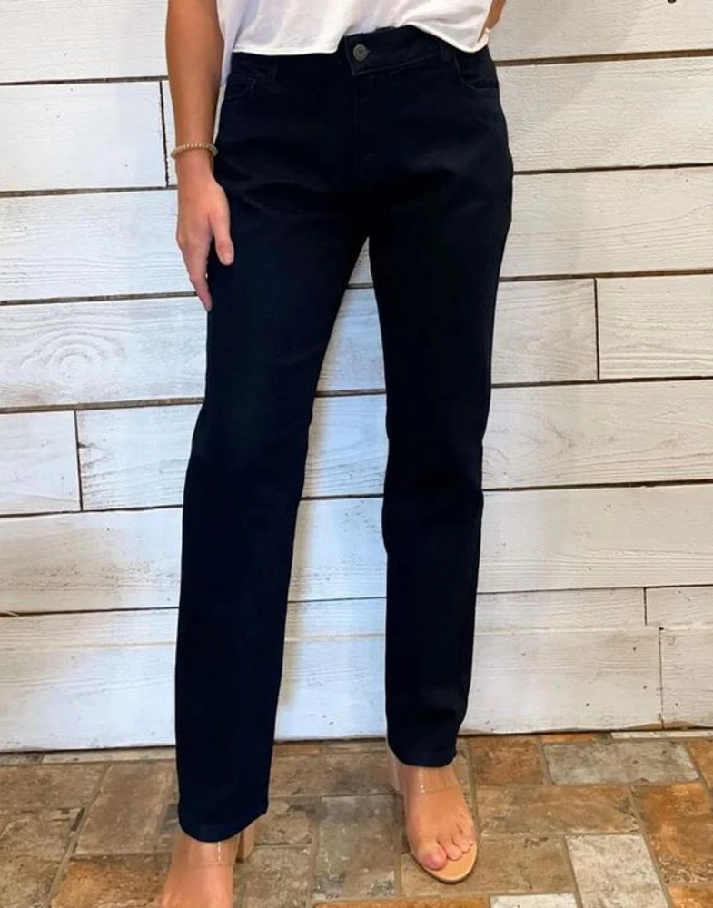 Straight Jean 30 ` 1 Straight Jean 30 `